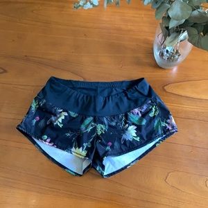 Oiselle Roga Mac shorts size 4